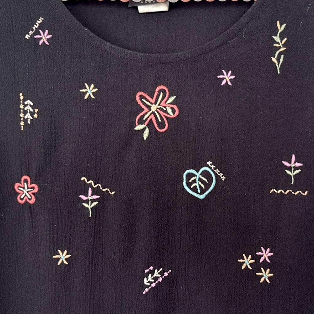 Vintage Embroidered Black Sleeveless Teddi Dressses Size Small Tie back optional